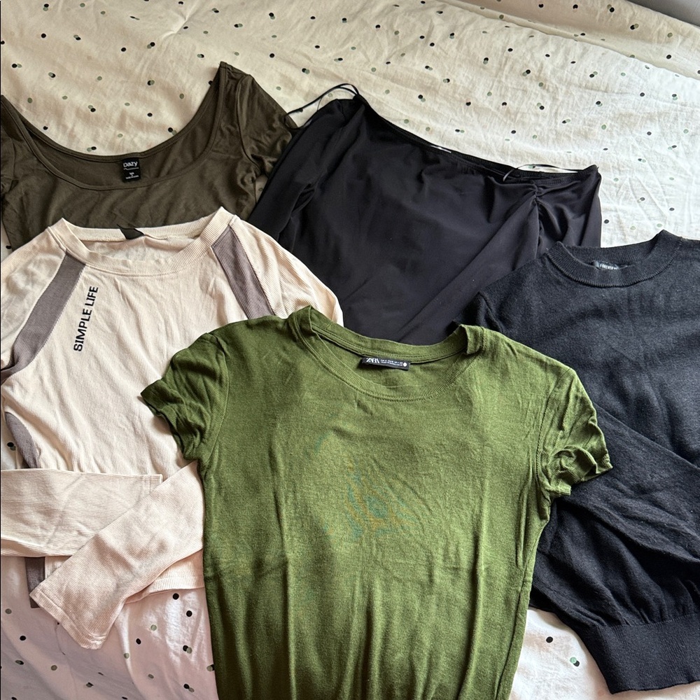A lot of 5 long/short sleeves tops size small Dazy/Zara/garage/forever21